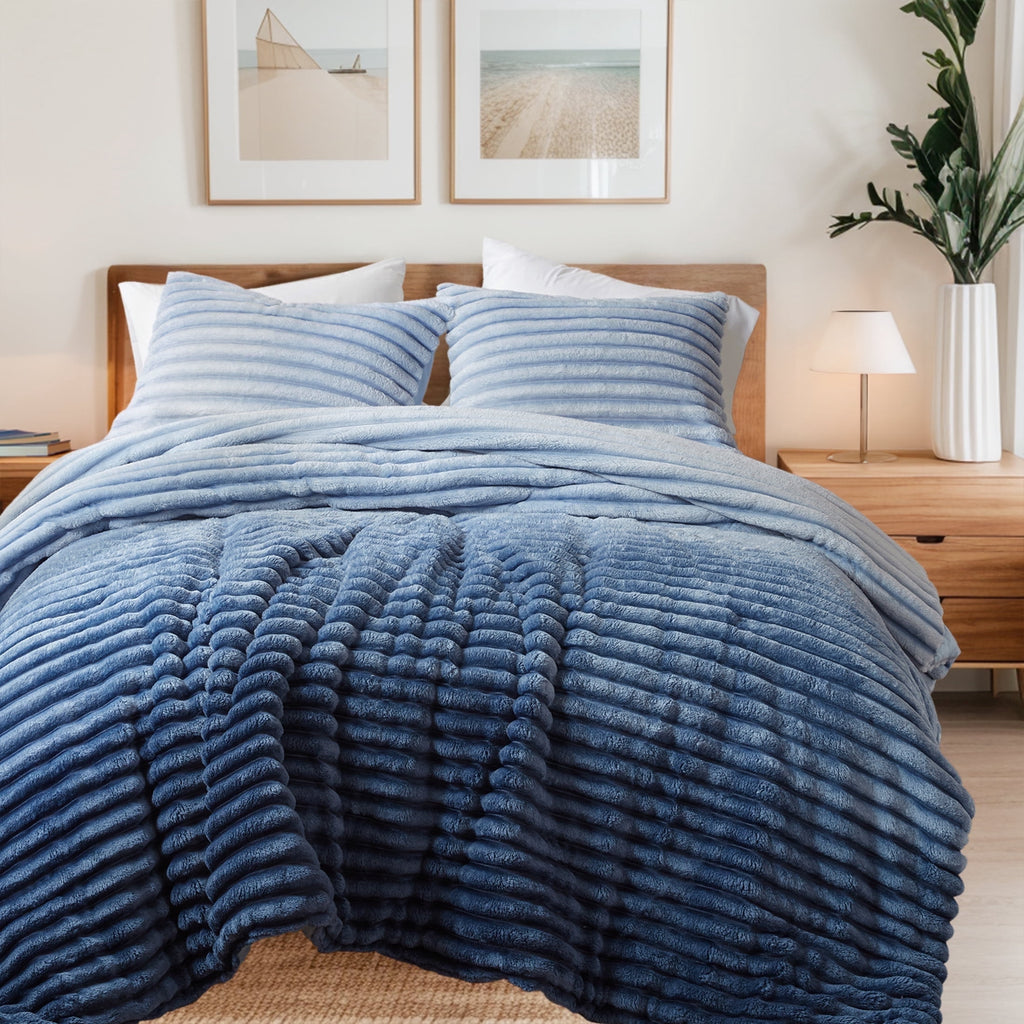King/Cal King Fluffy Ribbed Plush Comforter Set 3-Piece Bedding Set Grey Ombre