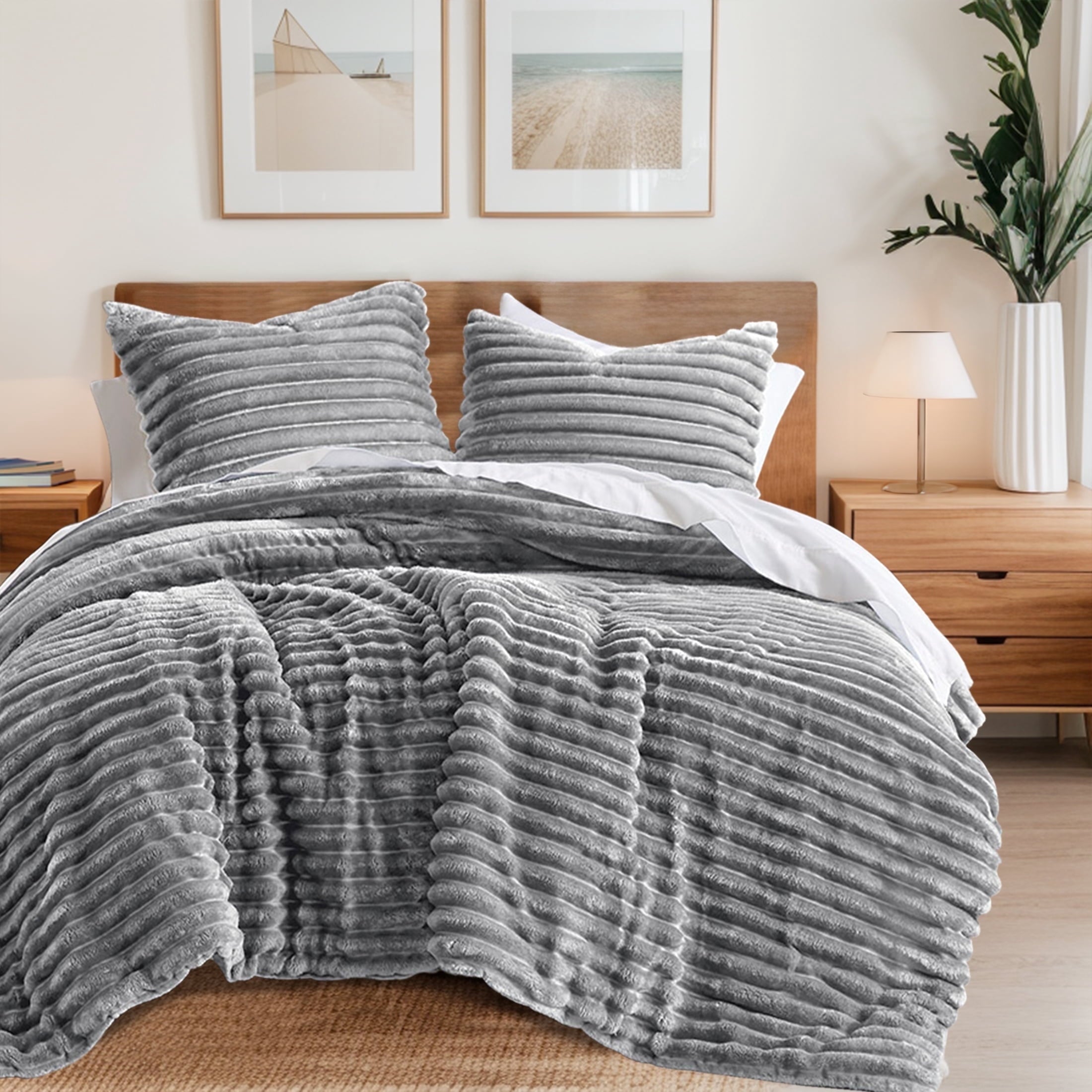 King/Cal King Fluffy Ribbed Plush Comforter Set 3-Piece Bedding Set Grey Ombre